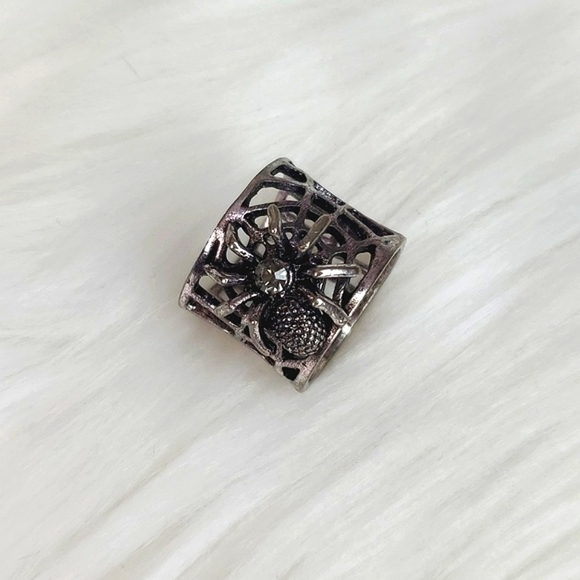 Y2K Rhinestone Hot Topic Jumping Spider Cobweb Web Black Cuff Ring Halloween - Picture 12 of 16